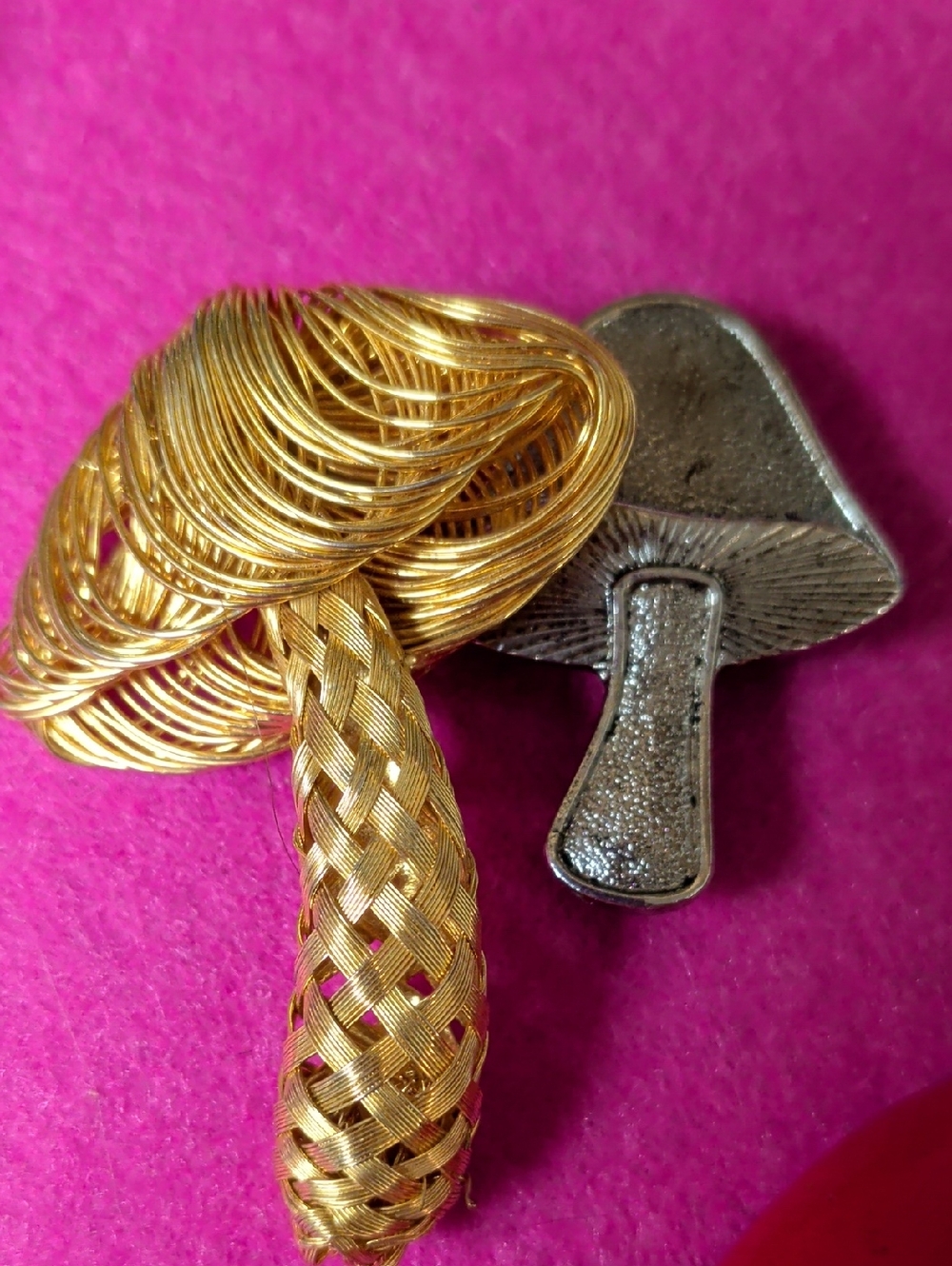 Fungus Brooch Set Gold & Silver‎